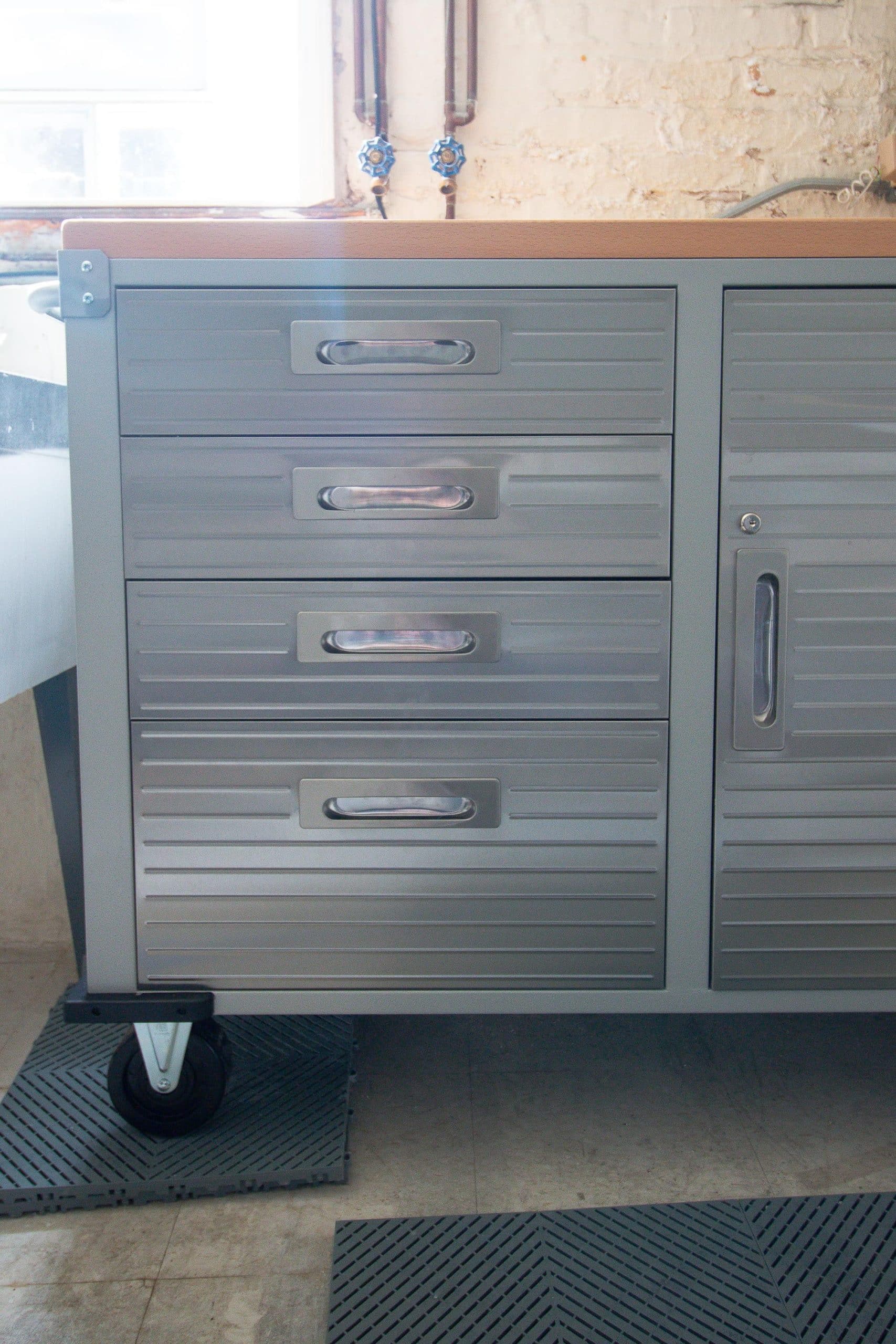 Deeper drawers in the tool storage bench