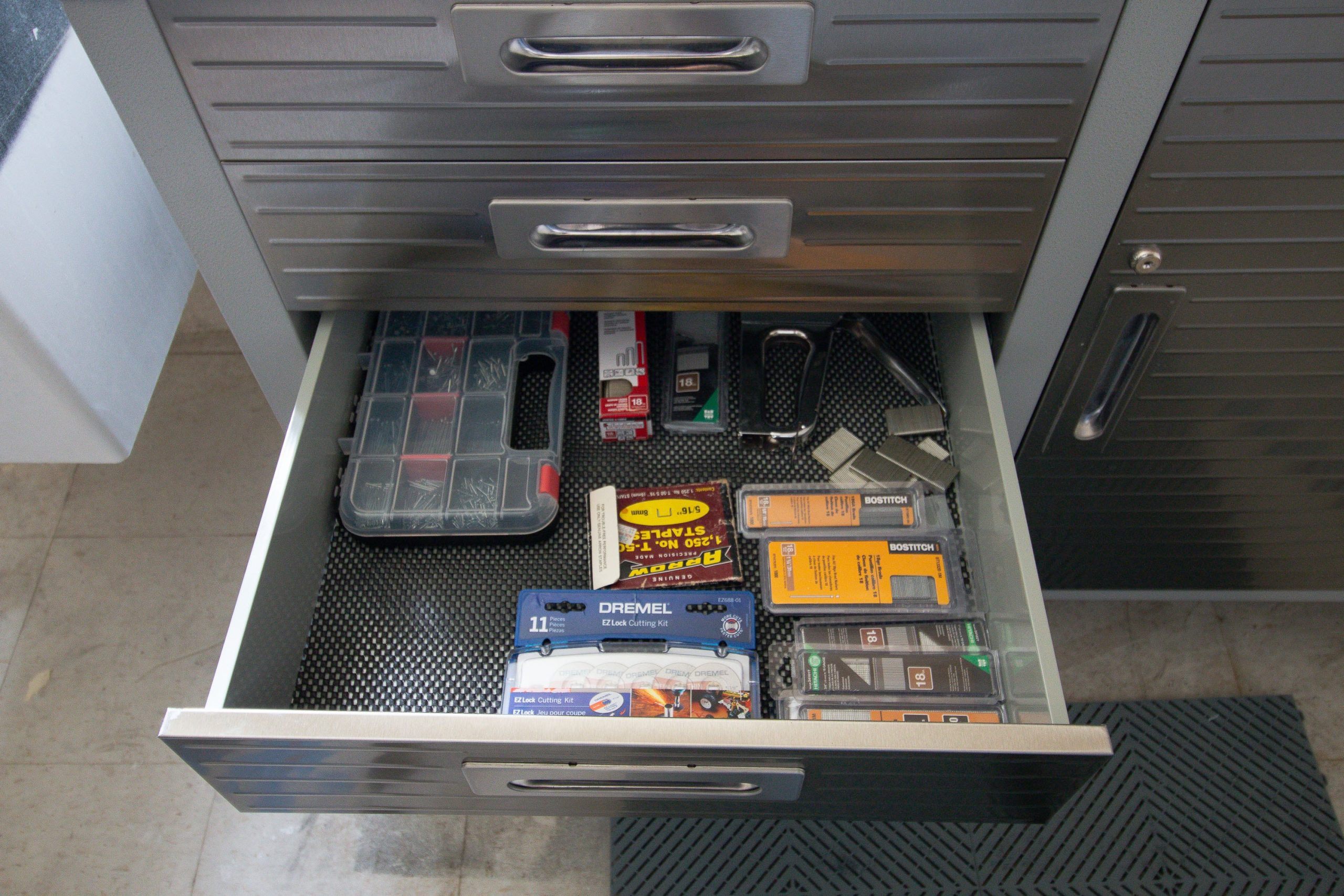 Organizing extra nails 