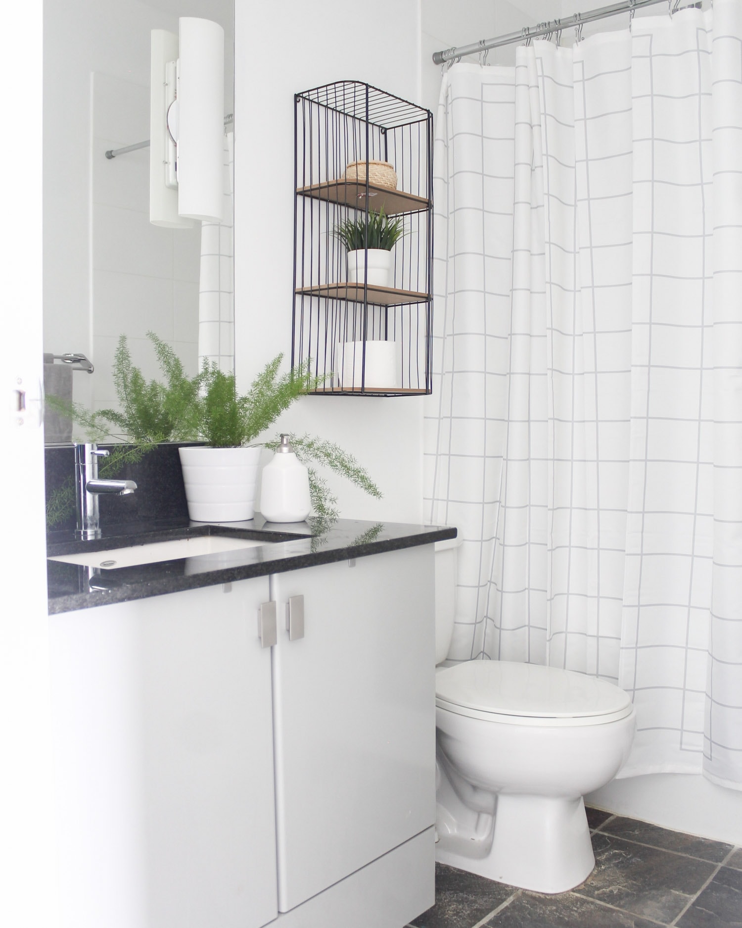 Bachelor Pad Bathroom Decor