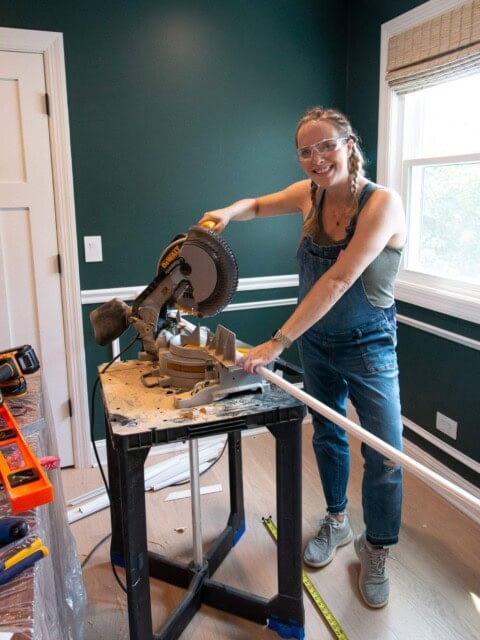 How to install picture frame molding