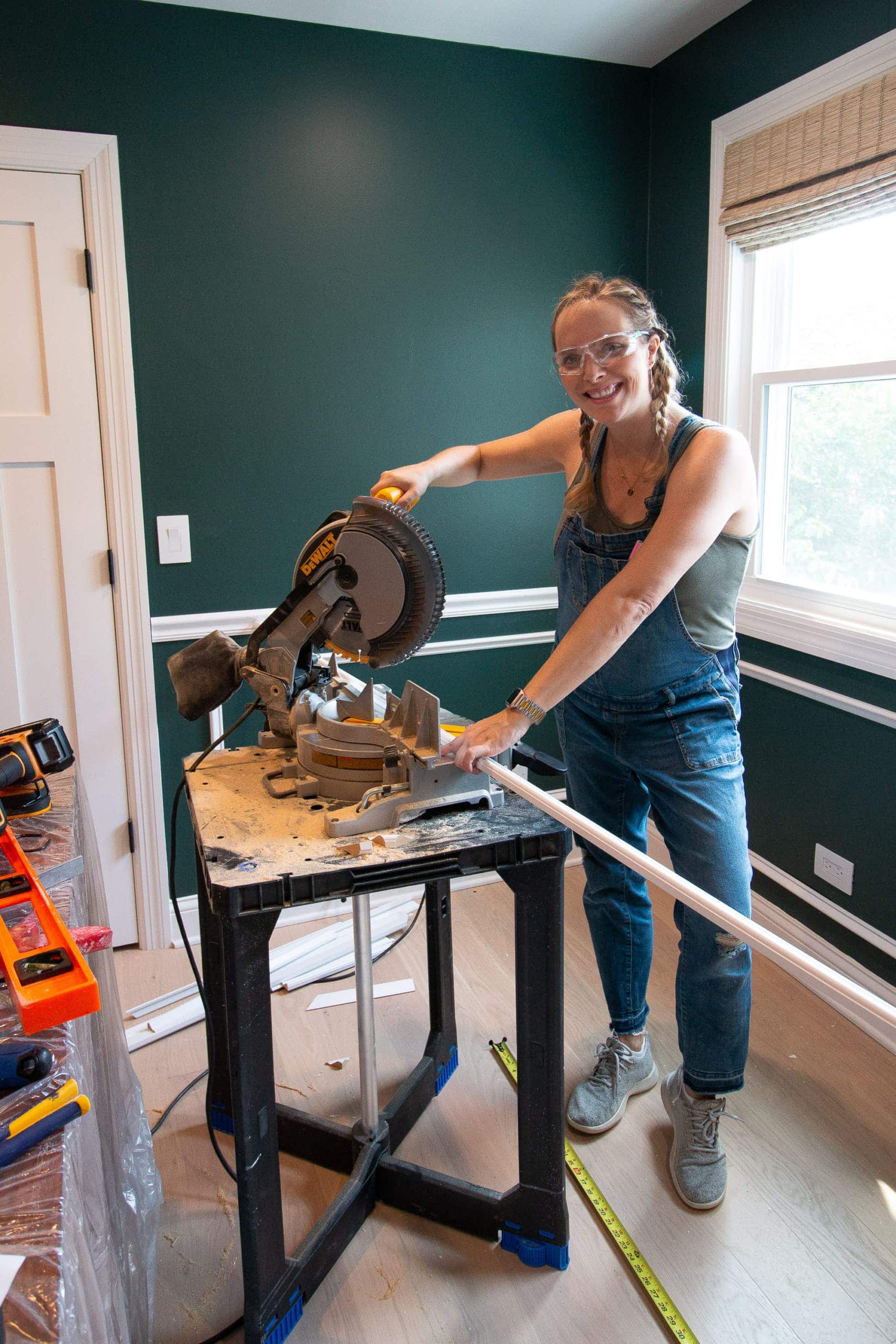 How to install picture frame molding