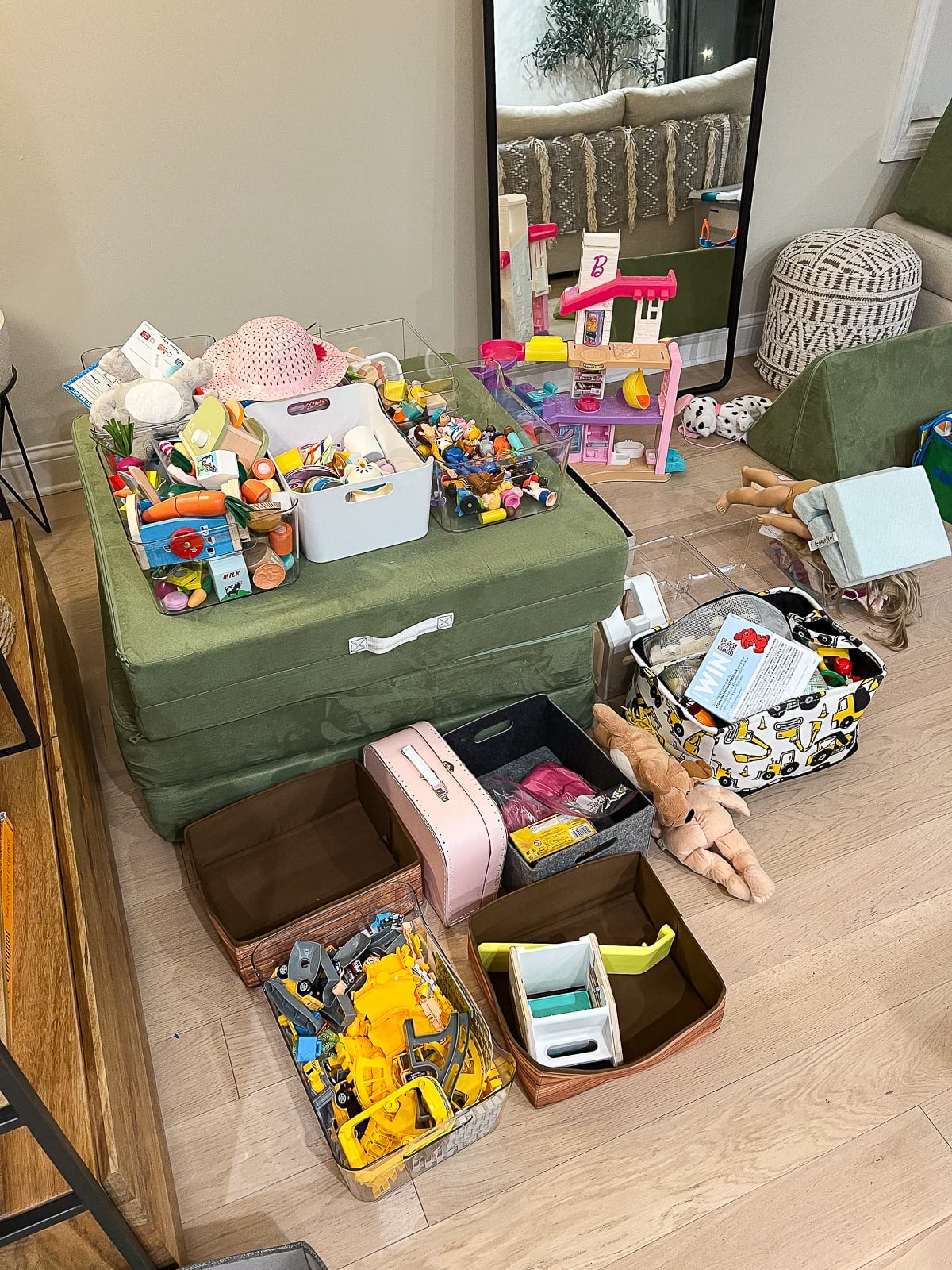 Closed versus open-ended toys