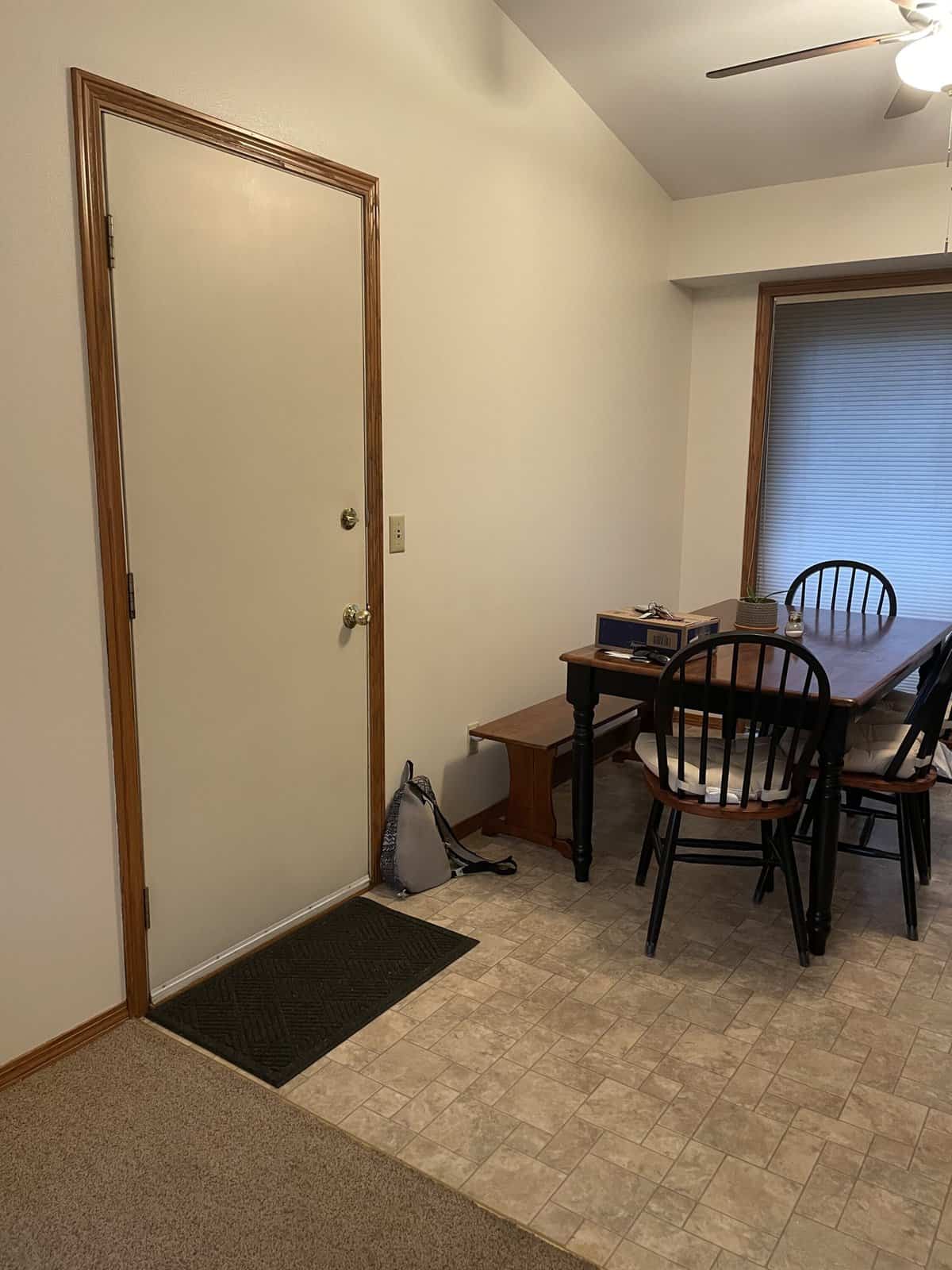 A door from the garage to the kitchen