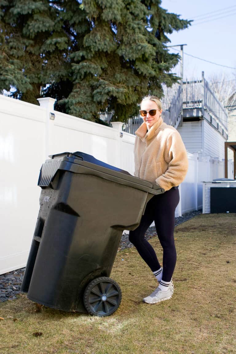 how to clean your outdoor trash cans